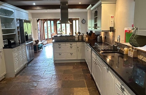 Cotleigh Cottage | A cosy 15th century thatched Devon cottage