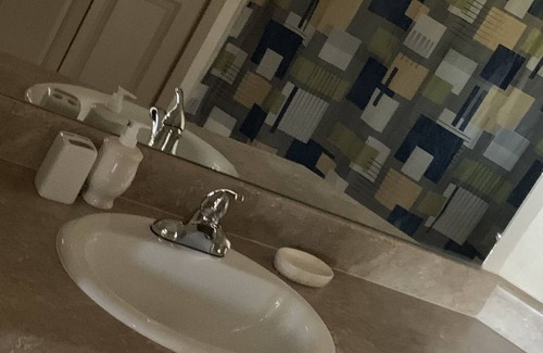 Umstead Apartment | A cozy and inviting home away from home 4 miles to RDU 336-707-7146 contact me