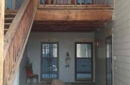 Shawnee Condo | A Cozy Getaway In A Great Location! Everything You Need For A Relaxing Stay.