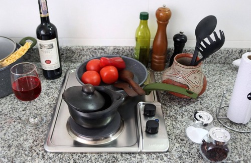 La Candelaria Apartment | A Cozy Nest in the Historic Heart of Bogotá: nDesigner Flat with Mountain Views!