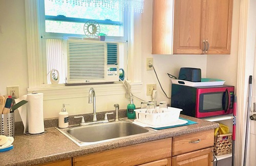 Holy Cross District House | A cozy, quiet, spot 7min to the French Quarter and 2 blocks from the River.