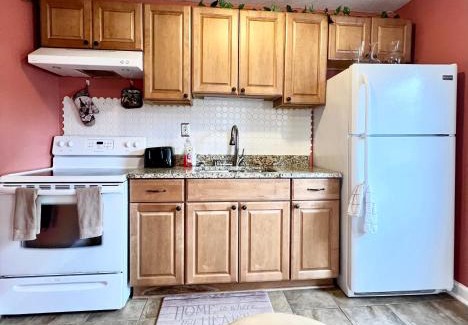 North Charleston House | A Cozy Spot on Montague