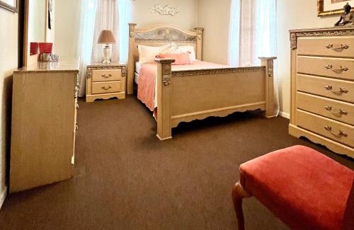 North Charleston House | A Cozy Spot on Montague