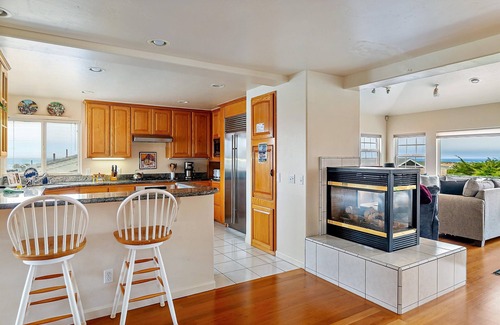 Marine Terrace House | A Dolphin Dreams by the Sea