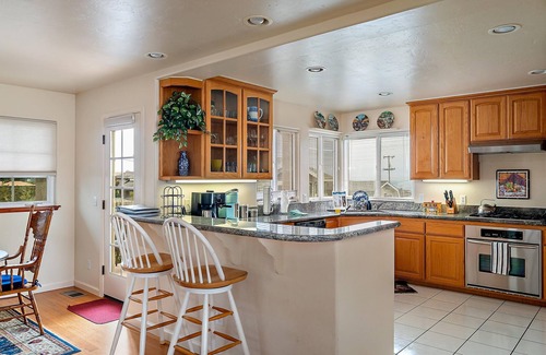 Marine Terrace House | A Dolphin Dreams by the Sea