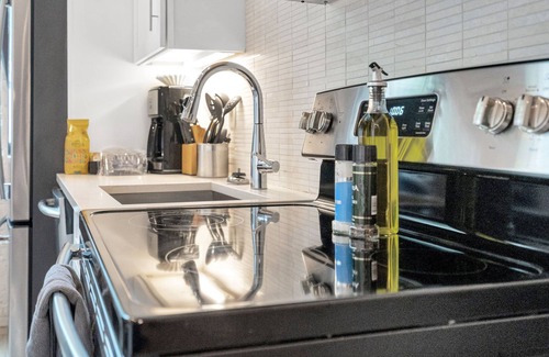 Faubourg Marigny Hotel | A dreamy 2BR hideaway nestled in the heart of the Marigny, just steps from Frenchmen Street and the French Quarter. Enjoy charm, style, and culture all around you in this stylish and cozy loft, perfectly located for those looking to explore New Orlea