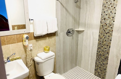 Sunrise Manor Hotel | A Fisher's Inn Motel