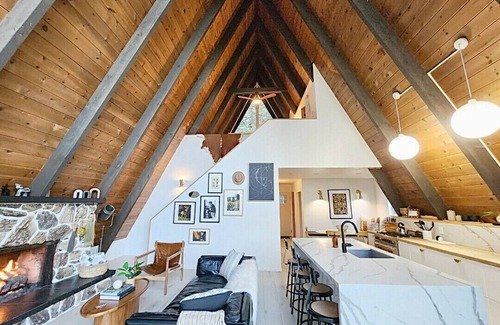 Lake Arrowhead Cabin | A-Frame - 4 Bedroom + Loft Game Room Lake Access Fenced Yard AC