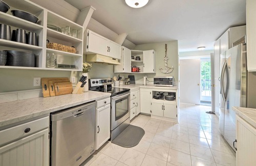 Benton House | A-Frame Cabin w/Hot Tub, Walk to Kentucky Lake!