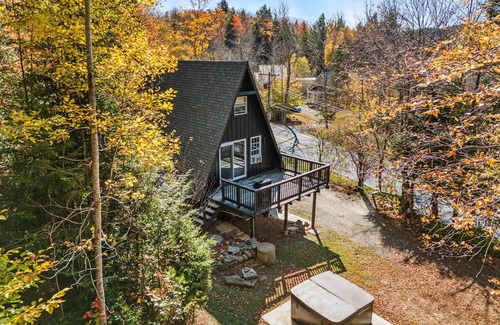 West Dover Cabin | A-Frame Cabin w/Hot Tub Near Mt. Snow & VAST