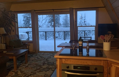McCall House | A-frame escape with Payette Lake views and backdoor Forest access. Pet Friendly.