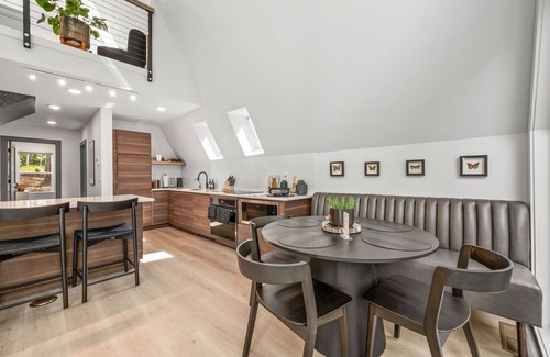 Gainesville House | A-Frame Modern Minimalist Dream: 3-bed, 2bath; Hot Tub & Cold Plunge