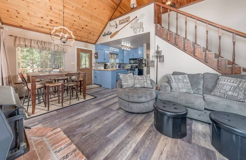 Arnold Cabin | A-Frame of Mind - Beautiful Tri-Level 4 Bedroom 3 Bath in Arnold w/Gameroom