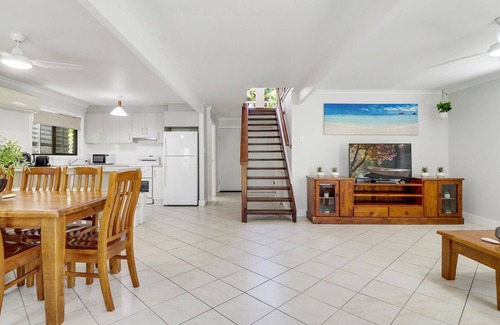 Emu Park House | "A" FRAME ON FERGUSON