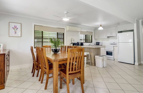 Emu Park House | "A" FRAME ON FERGUSON
