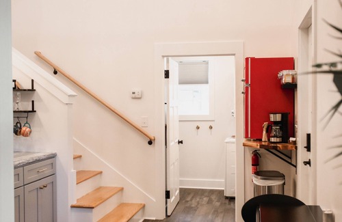 Honea Path House | A fun & happy guesthouse with a loft! Located 15 min. from Erskine College.