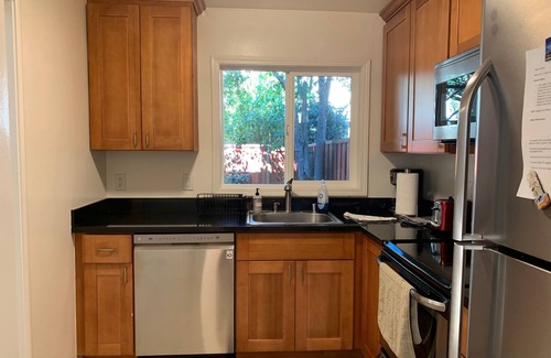 Linfield Oaks Apartment | A Gem Near Stanford and Palo Alto