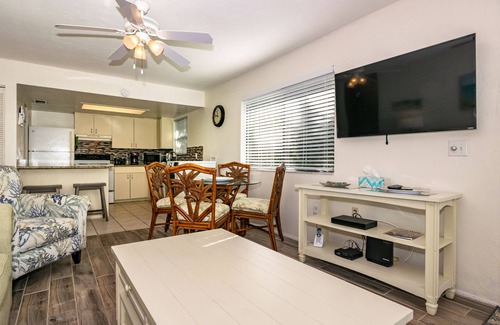 Ilexhurst House | A Getaway Retreat A 2/2 Pet Friendly