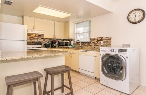 Ilexhurst House | A Getaway Retreat A 2/2 Pet Friendly