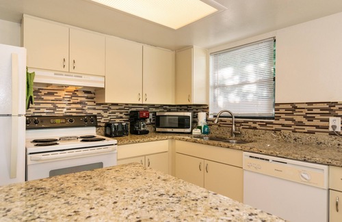 Ilexhurst House | A Getaway Retreat A 2/2 Pet Friendly