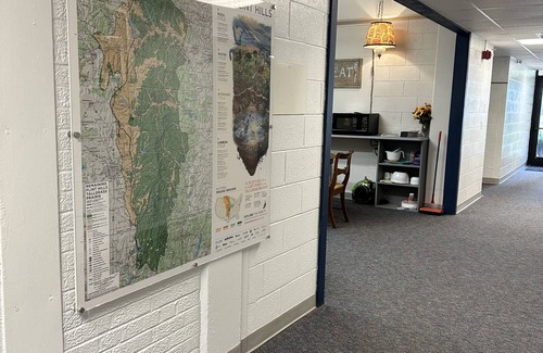 Paxico House | A + Getaway - Stylish Stay in 3 Classrooms with WiFi & AC