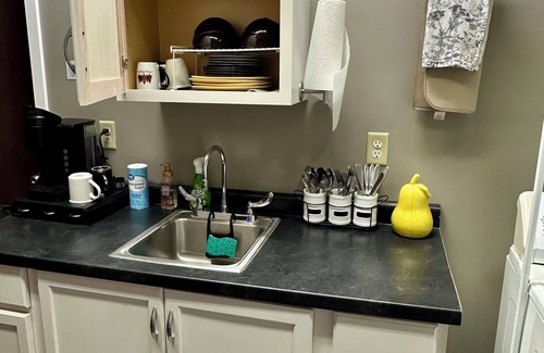 Paxico House | A + Getaway - Stylish Stay in 3 Classrooms with WiFi & AC