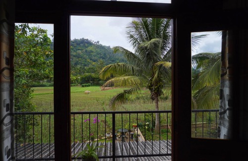 Ella House | A Green world near to Ella. Family Friendly Lovely Place surround by mountains.