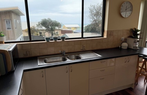 Port Elliot House | A haven in the heart of Port Elliot. Prime location. Cosy and clean.