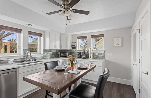 Milliken Cottage | A healthy place to write a book, find your clarity and get bored, heal the mind.