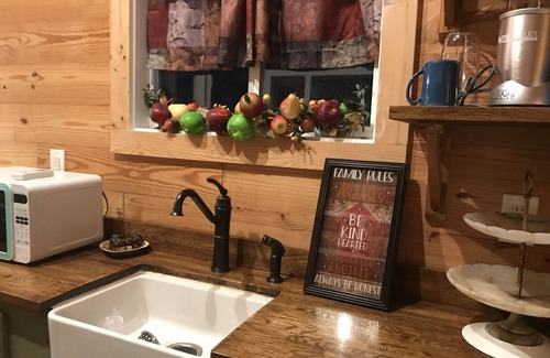 Ellijay House | A heavenly remote space to relax not far from lake and town