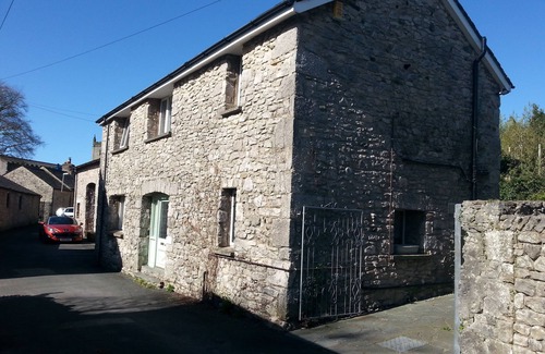 Warton House | A holiday barn in the Arnside and Silverdale AONB - coast, lakes and fells!