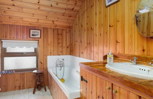 Sulby Cottage | A holiday cottage that sleeps 2 guests in 1 bedroom