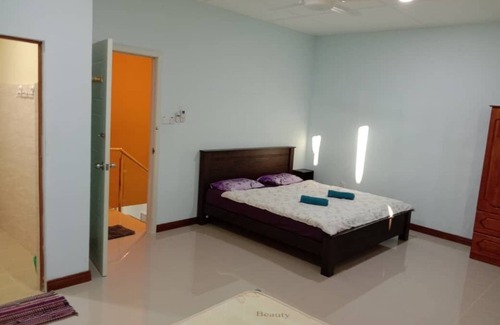Semporna House | - A House that fit with group travel or family and strategy place.