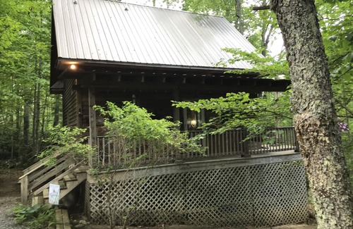 Newland Cabin | A Hundred Thousand Welcomes!