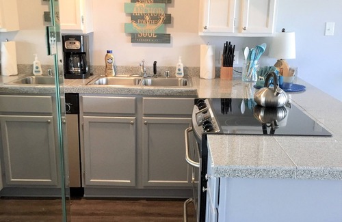 Hot Springs Condo | A Lakefront Paradise! On Beautiful Lake Hamilton - Minutes to Oaklawn!