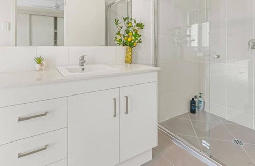 Dover Heights House | A large beachfront house in Napier