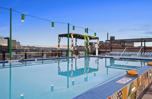 Crossroads Arts District Condo | A Lavish Retreat, Perfect for Sports Enthusiasts Visiting Arrowhead Stadium 339