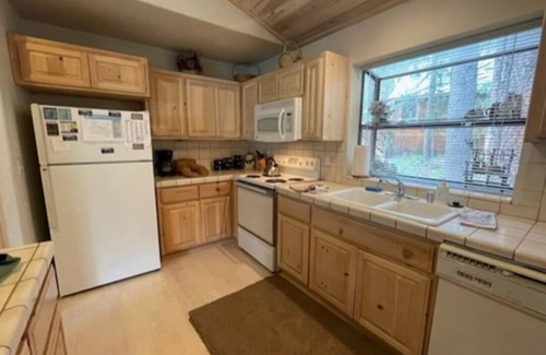 Truckee House | A Little Bit of Heaven-a Mountain Experience at its Best