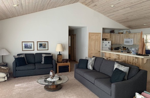 Truckee House | A Little Bit of Heaven-a Mountain Experience at its Best