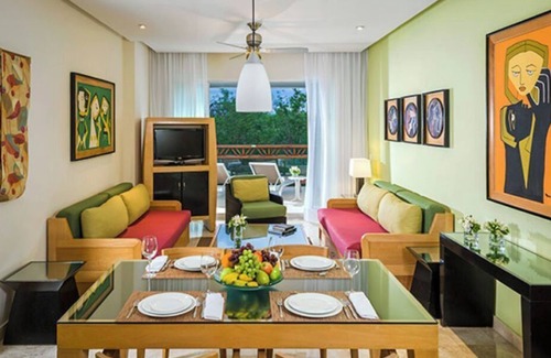 Centro Resort | A Little Bit of Paradise