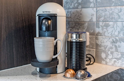 McCracken House | A+ Location | Views | Games | Balcony | BBQ+Dining