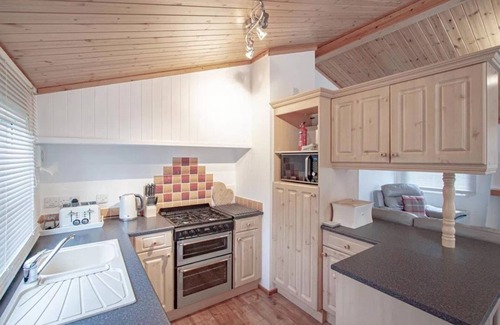 Troutbeck Bridge Ski Chalet | A lodge that sleeps 4 guests in 2 bedrooms