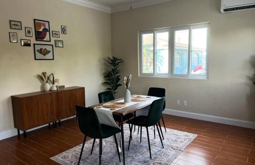 Gambier Apartment | A Lofty Escape - 2BR Cozy Loft by Beach & Airport