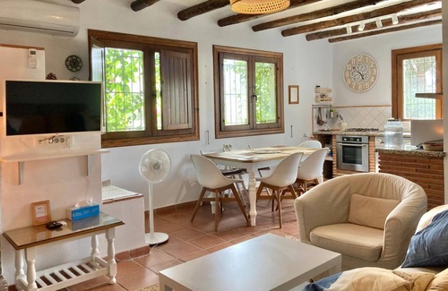 Orgiva Cottage | A luxurious mountain retreat with private terrace, bbq & pool