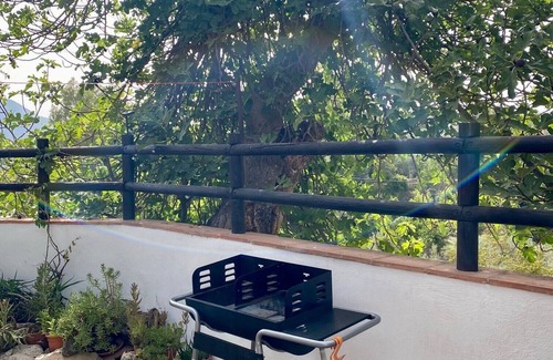 Orgiva Cottage | A luxurious mountain retreat with private terrace, bbq & pool