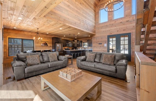 Gatlinburg - Pigeon Forge Resort | A Luxury Escape in the Heart of the Great Smoky Mountains