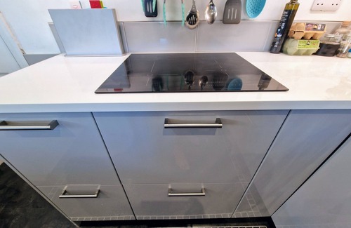 Bare Apartment | A Modern 2 Bedroom Apartment in the Quiet Leafy Grove, Close to the sea Front