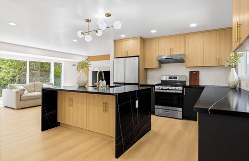 Orinda House | A Modern & Homely 3BR & 2BR