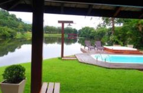 Frade House | A paradise with a view of the lake in Angra - Frade