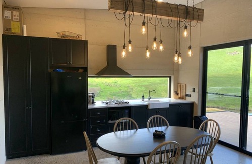 Ferguson Cottage | A peaceful Ferguson valley getaway close to MTB trails, wineries, and breweries